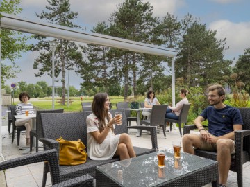 Auberge - Ethic Etapes du Lac de Maine - Terrasse bar_6 Nicolas Plessis