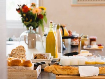 385338 - Buffet Petit déjeuner Clévacances France