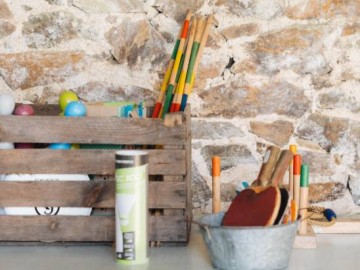 385348 - Ancien préau et ses jeux pour enfants Clévacances France