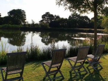 détente au plan d'eau_16 Gîtes de France Vendée