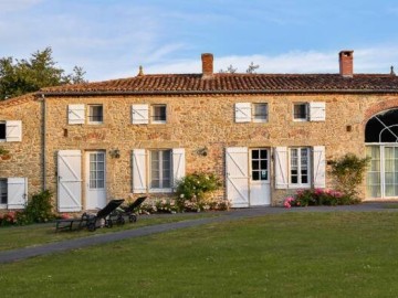 Lumière d'automne sur la façade_1 Gîtes de France Vendée