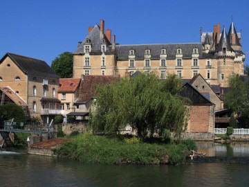 Château de Durtal vue du Bout du Monde MARA PRODUCTION