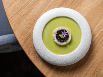 langoustines des Sables D'Olonnes, caviar et herbes fraiches Emeline Boileau