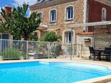 Chambre d'Hôtes La Villa des Roses- Luçon-vue piscine chauffée ©LaVilladesRoses